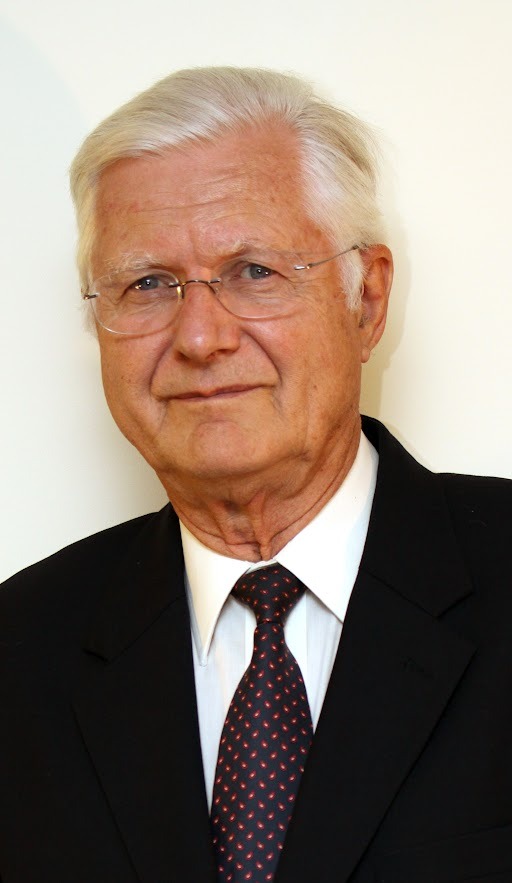 Fig. 1. Contrast Filling. As with the O’Kelly-Marotta scale, the contrast filling of the aneurysm sac is graded: A, complete (>95%); B, incomplete (5-95%); C, neck remnant (<5%); or D, no filling (0%). The left sided drawings show the devices in sidewall aneurysms and the right sided drawings in bifurcation aneurysms.